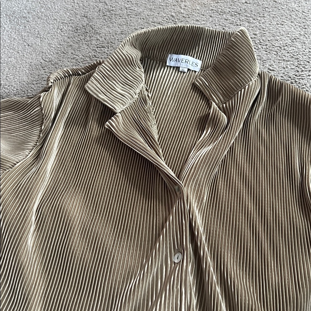 Waverles ribbed Button-Up Shirt and Pants Set pajamas XL. Perfect condition.